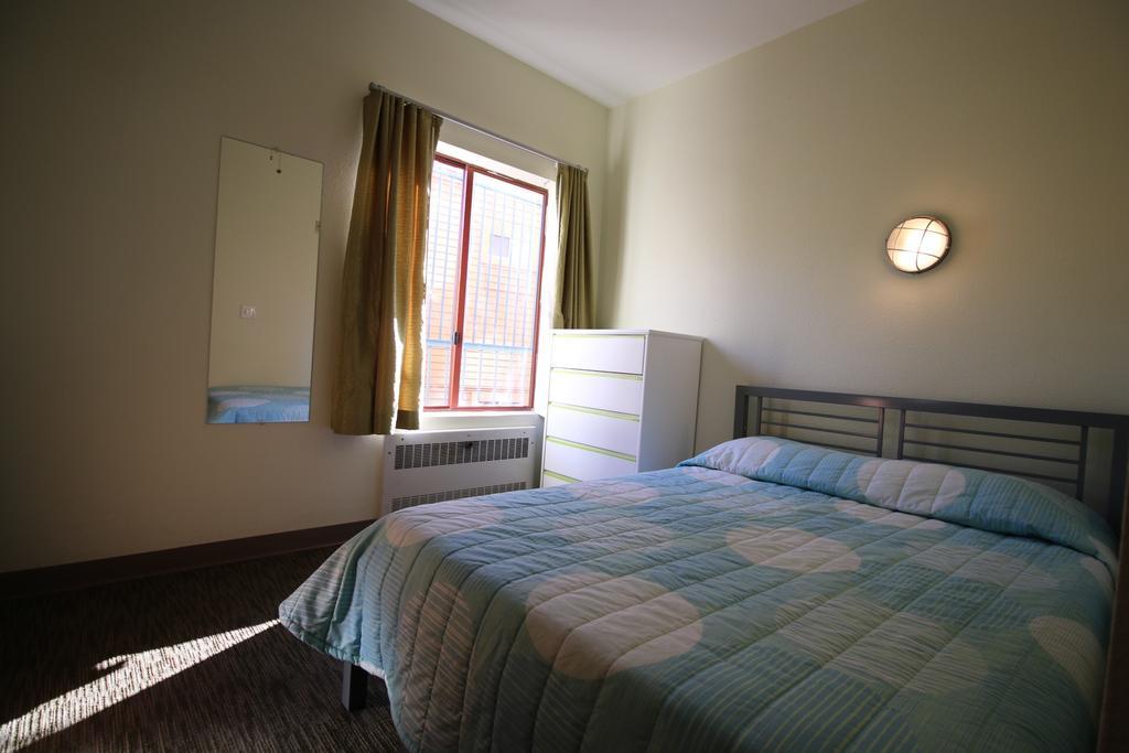 Vantaggio Suites San Diego Bagian luar foto
