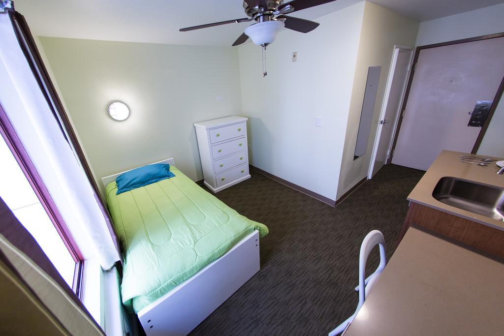 Vantaggio Suites San Diego Bagian luar foto