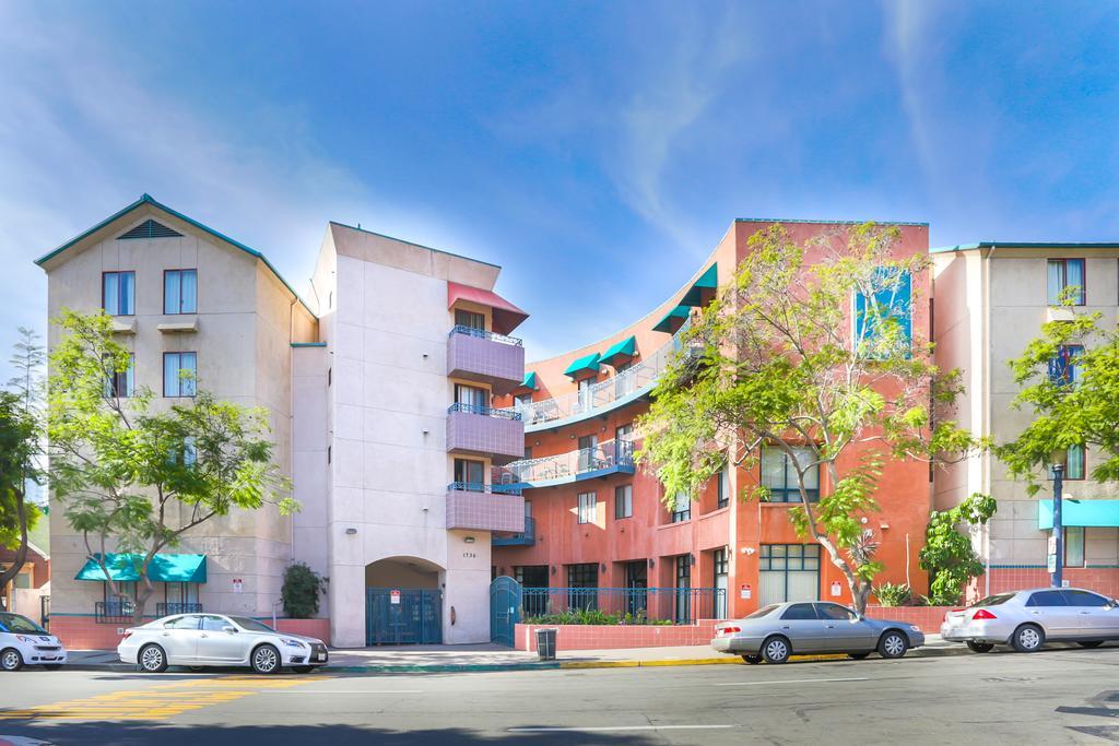 Vantaggio Suites San Diego Bagian luar foto