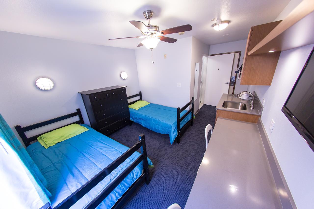 Vantaggio Suites San Diego Bagian luar foto
