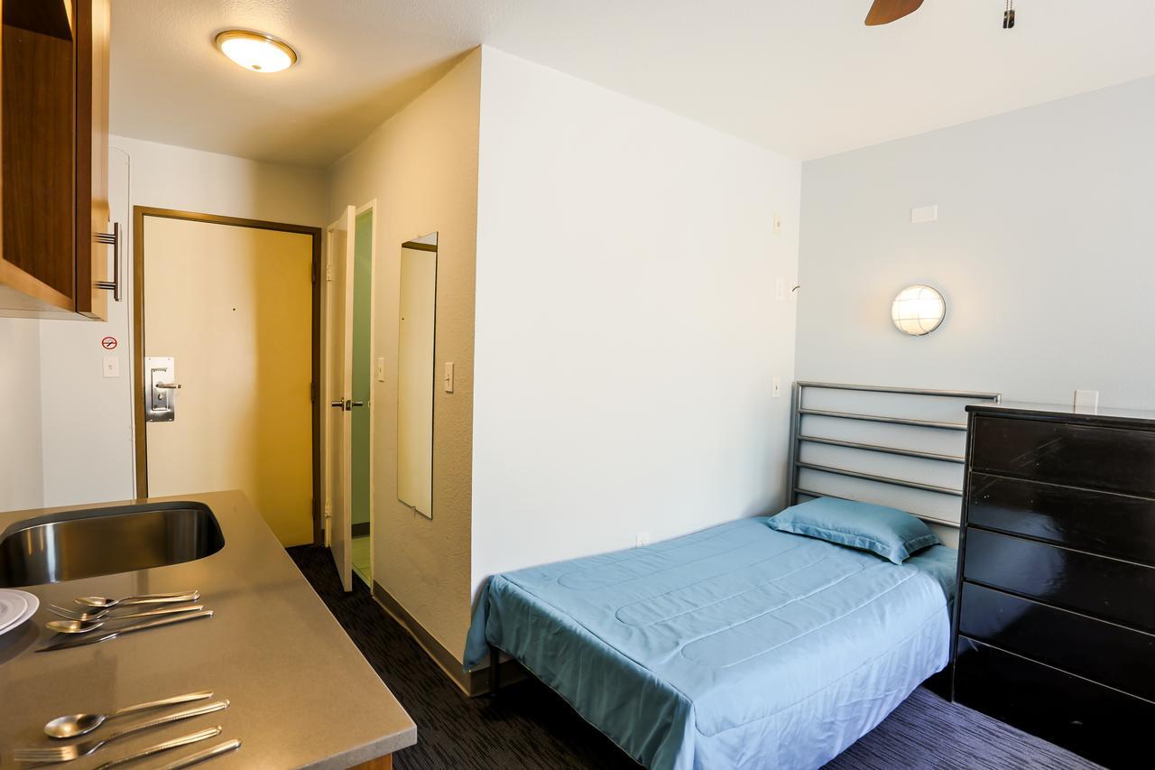 Vantaggio Suites San Diego Bagian luar foto
