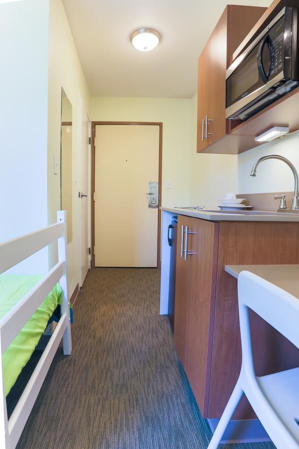 Vantaggio Suites San Diego Bagian luar foto